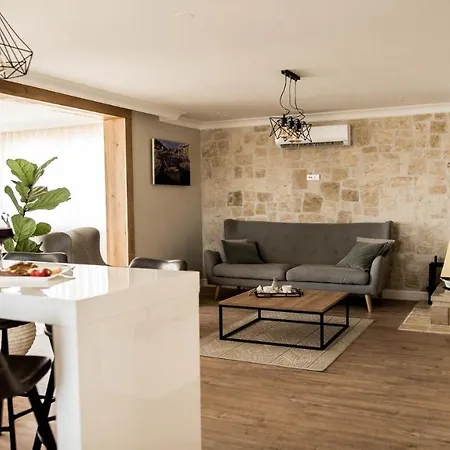 New! Rustica With Magnificent Seaview ווינייראץ